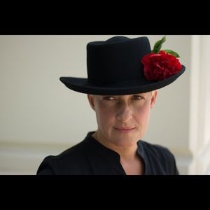 Meet your Posher, Dew